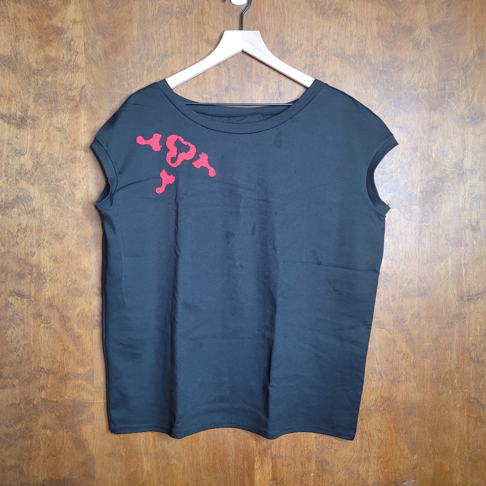 Independent designer recycled dolman muscle tee one size applique detail